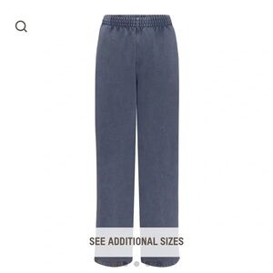 Skims Boyfriend Sweatpants size small. Color steel blue